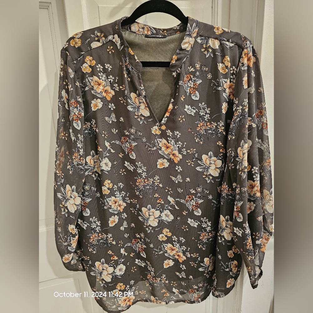 Papermoon Jonis Split Neck Blouse Greenish Taupe, Sheer Arms Size 2X